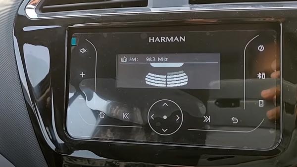 புதிய டாடா டியாகோ எக்ஸ்டி(O) கார் இழந்துள்ள வசதிகள் என்னென்ன? விவரிக்கும் வீடியோ!!