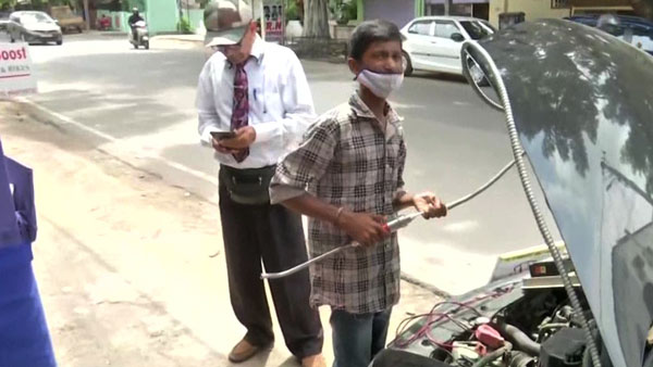 ரொம்ப சிம்பிள்... இதை செய்தால் உங்க வண்டி மைலேஜை வாரி வழங்கும்... இவ்ளோ நாளா தெரியாம போச்சே!