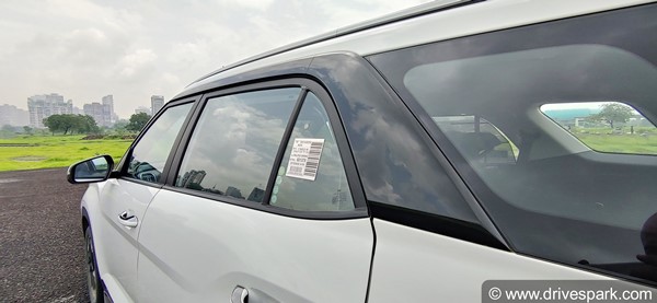 ஆஹா, நாமே செய்திடலாம் போலிருக்கே! உடைந்த கார் ஜன்னல் காண்ணாடியை மாற்றுவது எப்படி! இத யாரும் சொல்ல மாட்டாங்க!