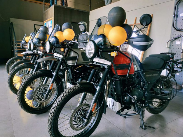 Royal Enfield Himalayan Vs புதிய Honda CB200X: உங்களது தேர்வு எது?