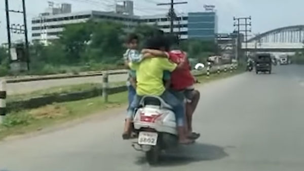 ஒரே ஸ்கூட்டரில் 7 பேர், அத்தனை பேரும் சிறுவர்கள்!! உரிமையாளரை கொத்தாக தூக்கிய போலீஸார்