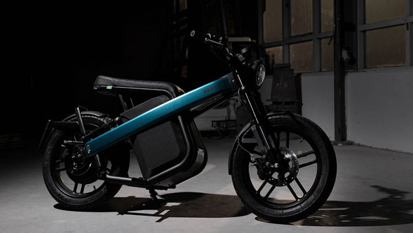 பல்பம் மாதிரி இருக்கு இது மின்சார வாகனமா?.. இதோட பயண தூரம் எவ்ளோ தெரிஞ்சா இன்னும் ஆச்சரியப்படுவீங்க!