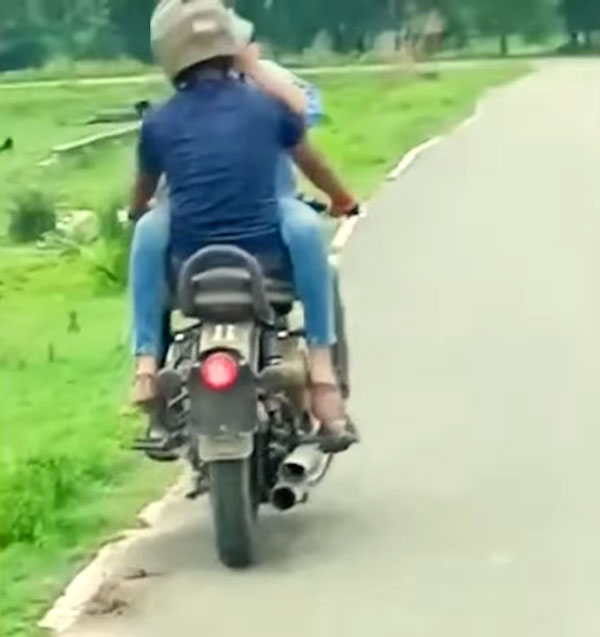 இதுபோன்ற பயணங்களை ஊக்கப்படுத்த கூடாது!! இளம் ஜோடியை சுற்றி வளைத்த பொதுமக்கள் 