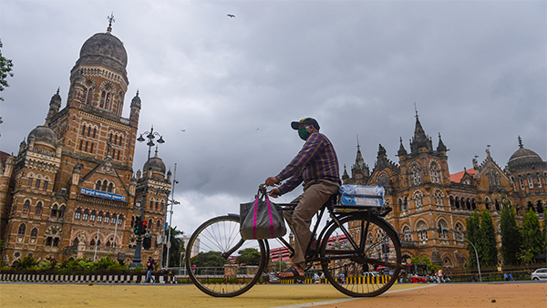 இன்ஸ்பெக்டர் செய்த நல்ல காரியம்... என்னனு தெரிஞ்சா இனிமேல் போலீஸ்காரங்களை தப்பா நினைக்கவே மாட்டீங்க!