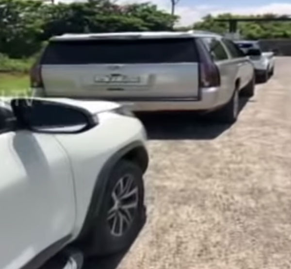 கொத்தாக ஒரே இடத்தில் 20 சொகுசு கார்களை தூக்கிய அமலாக்க துறை... ஒவ்வொரு காரின் விலையையும் கேட்டா தலையே சுத்துது!!