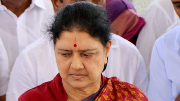 கொத்தாக ஒரே இடத்தில் 20 சொகுசு கார்களை தூக்கிய அமலாக்க துறை... ஒவ்வொரு காரின் விலையையும் கேட்டா தலையே சுத்துது!!