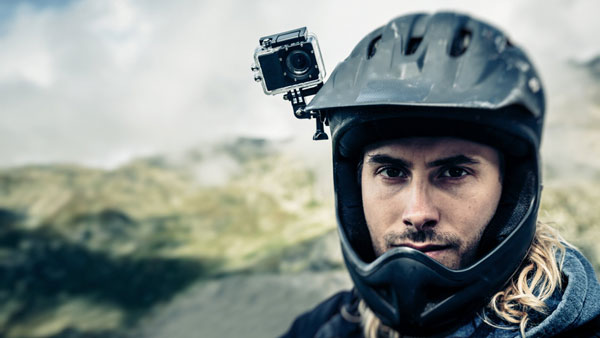 தெருவுக்கு தெரு நின்னு பிடிக்க போறாங்க... ஹெல்மெட்டில் இனிமேல் இது இருந்தா அவ்ளோதான்... என்னனு தெரியுமா?