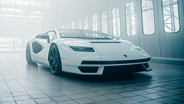 1970களில் இருந்த அதே கம்பீரத்துடன், மீண்டும் வந்தது லம்போர்கினி கவுண்டாச்!! 