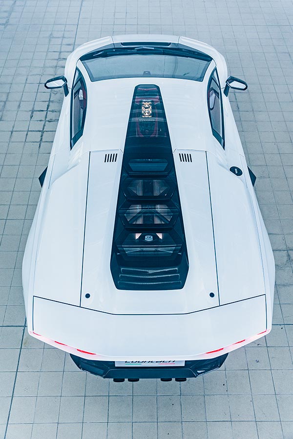 1970களில் இருந்த அதே கம்பீரத்துடன், மீண்டும் வந்தது லம்போர்கினி கவுண்டாச்!! 