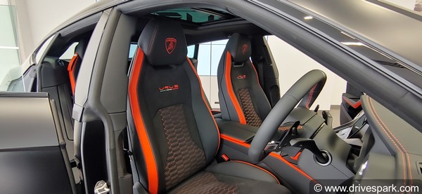 லம்போர்கினி உருஸ் கிராஃபைட் கேப்சூல் எடிசன் இந்தியாவில் விற்பனைக்கு அறிமுகம்... கார் வேற லெவல்ல இருக்குங்க!