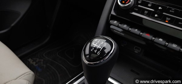 இவ்வளவு குறைவான விலைக்கு இப்படி ஒரு பிரீமியமான காரா? வியக்க வைக்கும் மஹிந்திரா எக்ஸ்யூவி700... ரிவியூ!