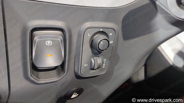 3,4 வருடங்களில், இந்திய சாலைகளில் ஓடவுள்ள MG எலக்ட்ரிக் கார்கள்!! 100kmph வேகத்தில் இயங்குமாம்!