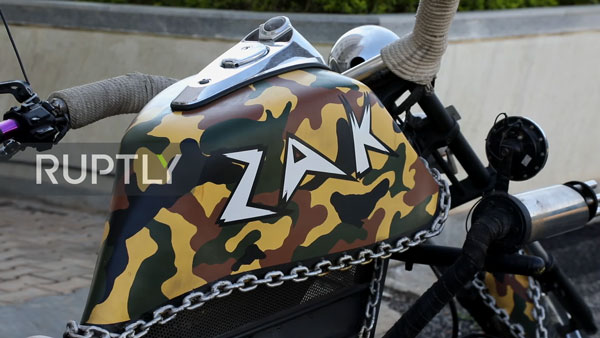 ஒர்க்ஷாப்பில் நிறுத்தி இருந்த உலகின் நீளமான பைக்கை பைக்கை தூக்கிய ஆர்டிஓ அதிகாரிகள்... இதெல்லாம் நியாயமே இல்ல!