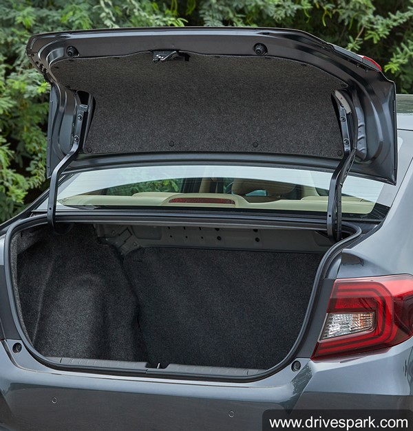 Tata Tigor தொடங்கி மொத்தம் மூன்று கார்களுக்கு போட்டி... 2021 Honda Amaze காரின் முழு ரிவியூ தகவல்...