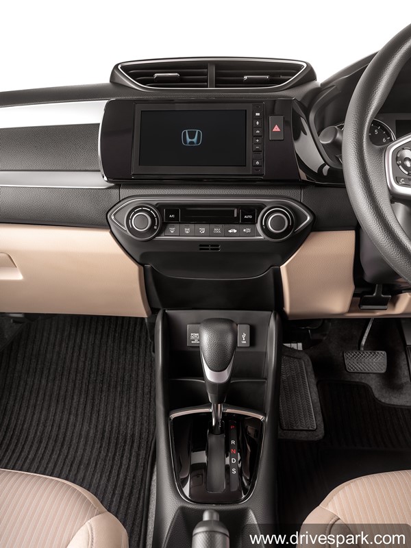 Tata Tigor தொடங்கி மொத்தம் மூன்று கார்களுக்கு போட்டி... 2021 Honda Amaze காரின் முழு ரிவியூ தகவல்...