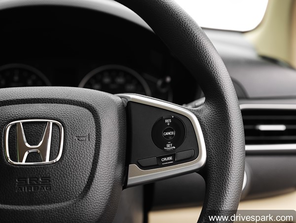 Tata Tigor தொடங்கி மொத்தம் மூன்று கார்களுக்கு போட்டி... 2021 Honda Amaze காரின் முழு ரிவியூ தகவல்...