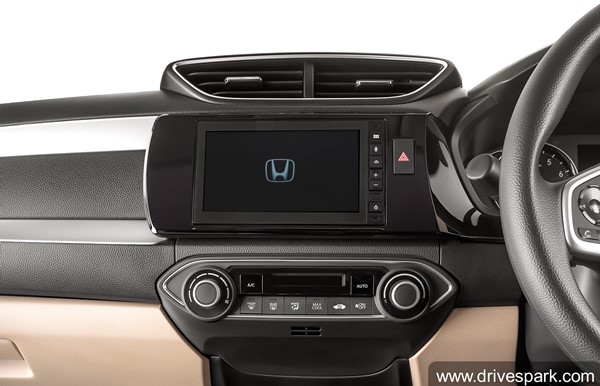 Tata Tigor தொடங்கி மொத்தம் மூன்று கார்களுக்கு போட்டி... 2021 Honda Amaze காரின் முழு ரிவியூ தகவல்...