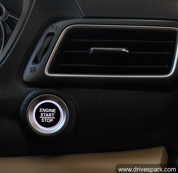 Tata Tigor தொடங்கி மொத்தம் மூன்று கார்களுக்கு போட்டி... 2021 Honda Amaze காரின் முழு ரிவியூ தகவல்...