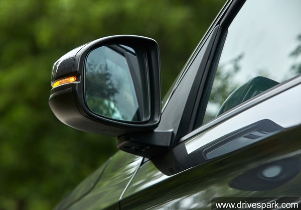 Tata Tigor தொடங்கி மொத்தம் மூன்று கார்களுக்கு போட்டி... 2021 Honda Amaze காரின் முழு ரிவியூ தகவல்...