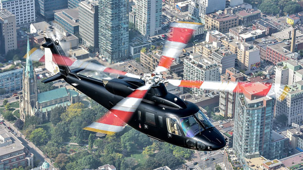 அவசர அவசரமாக பள்ளிக்கூட மைதானத்தில் தரையிறக்கப்பட்ட ஹெலிகாப்டர்!! எதுக்குனு தெரிஞ்சா சிரிப்பு தான் வரும்