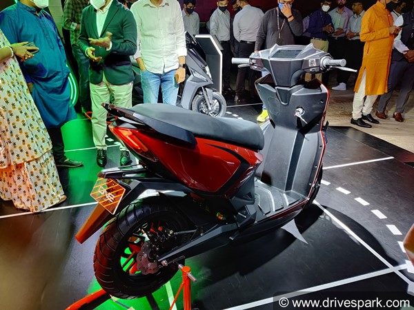 சிம்பிள் ஒன் Vs ஏத்தர் 450எக்ஸ்!! ஸ்டைலில் ஒரே மாதிரி இருக்கலாம், ஆனால் மற்றவைகளில் இரண்டும் வேற வேற!