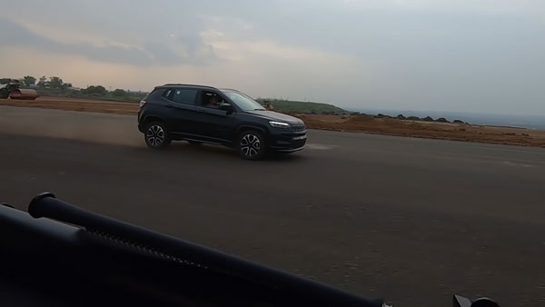 பரபரப்பாக நடந்த டாடா ஹெரியர் vs ஜீப் காம்பஸ் பந்தயம்!! முடிவை எதிர்பார்த்திருக்கவே மாட்டீங்க!