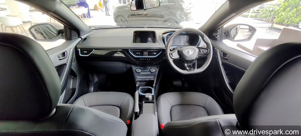 கூடுதல் இயக்க ஆற்றலை பெறவுள்ள Tata Nexon Electric கார்!! விபரங்கள் இணையத்தில் லீக்!