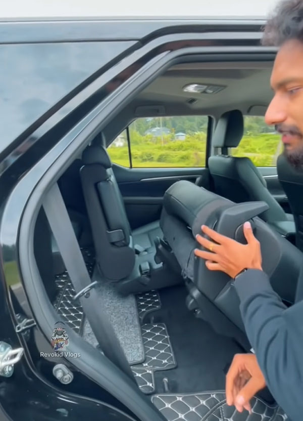 அவசரம்னா எங்கும் தேடி அலைய வேண்டாம்! இப்படி ஒரு வசதி எல்லாருடைய காருலையும் இருக்கணுங்க!