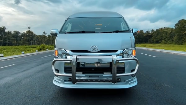 சமையலறை, கழிவறை என சின்ன வீடாகவே மாறிய Toyota Hiace... வாங்கினா இப்படி ஒரு வாகன்தான் வாங்கணும்!