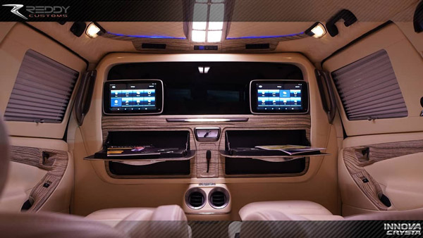 நல்லா கால நீட்டிட்டு படுத்த மாதிரி போகலாம்... ரொம்ப சாதாரணமான காரை சொகுசு கப்பலை போல் மாற்றிய உரிமையாளர்!