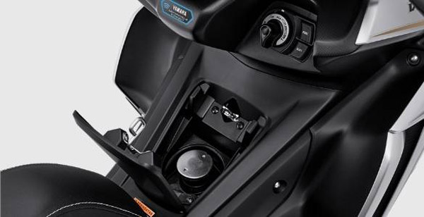 தீபாவளியை முன்னிட்டு விரைவில் இந்தியா வருகிறது Yamaha-வின் 155cc ஸ்கூட்டர்... மிக ஆர்15 பைக்கிற்கு இணையானது!!