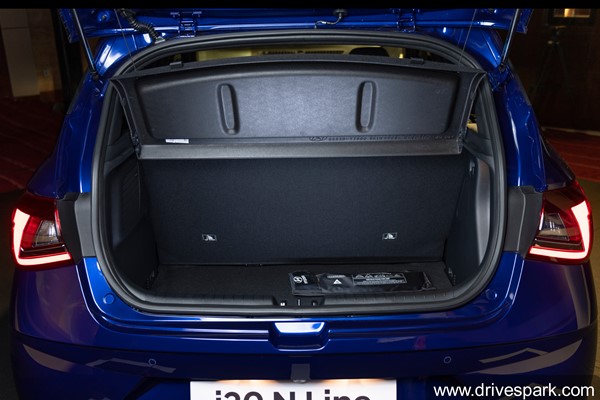 ஒரு வேலையாக இந்தியாவில் அறிமுகமானது Hyundai i20 N Line! இரு விதமான வேரியண்டுகளில் கிடைக்கும்!