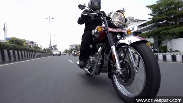 அதிர்வுகள் இல்லாத சுகமான பயணம்! சூப்பர் வசதிகளுடன் வேற லெவலுக்கு மாறிய புதிய ராயல் என்பீல்டு கிளாசிக் 350 பைக்