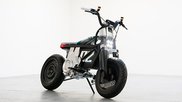 சின்ன பசங்ககூட ஓட்டலாம்... புதிய ஸ்டைலில் BMW CE 02 எலெக்ட்ரிக் மொபட்... கான்செப்ட் மாடலாக அறிமுகம்!