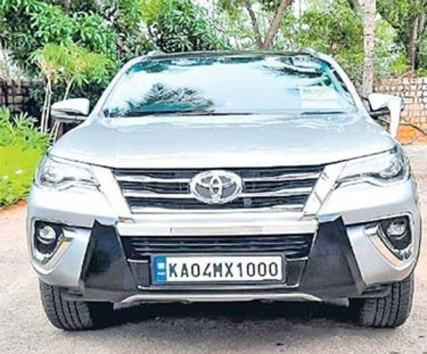 ஒட்டுமொத்த போலீஸ் கண்ணிலும் விரல் விட்டு ஆட்டும் கொள்ளையன்... தீரன் படத்தையே மிஞ்சும் சம்பவம்! சிக்கினால் காலி