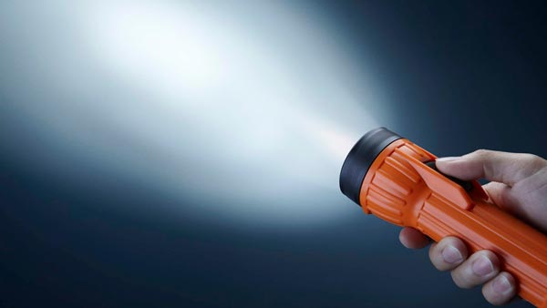 எப்போ எது வேணாலும் நடக்கலாம்... உங்க காரில் இந்த டூல்கள் கண்டிப்பா இருக்கணும்... இவ்ளோ நாளா தெரியாம போச்சே!