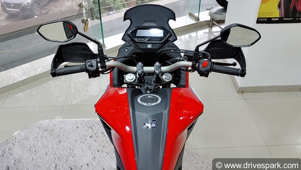 நண்பர்களுடன் ஜாலியா டிரிப் அடிக்கலாம்... குறைவான விலையில் ஹோண்டாவின் அட்வென்ஜர் டூரர் பைக்... எவ்ளோ தெரியுமா?