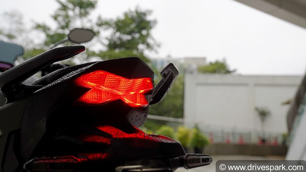 பின்பக்க டெயில்லைட்டில் மிரட்டும் டாப் பிராண்டின் பைக்குகள்!! 500சிசி-க்கு கீழ் உள்ளவைகளை பற்றிய ஓர் அலசல்!