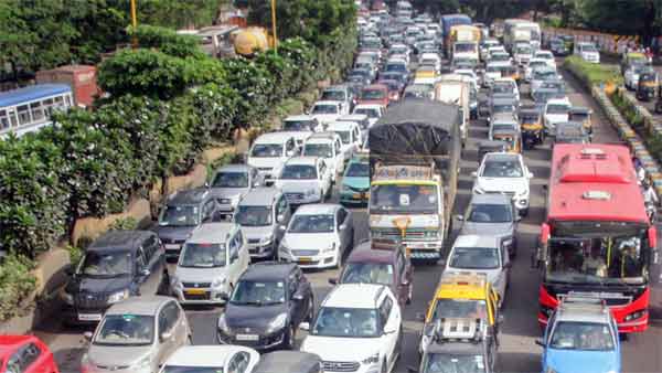 குஜராத்தில் ஒவ்வொரு குடும்பத்திலும் 2க்கும் மேற்பட்ட வண்டிகள்... இதுக்கு பின்னாடி இப்படி ஒரு காரணம் இருக்கா?