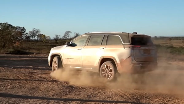 காம்பஸ் மாடலையே மிஞ்சிவிடும்!! ஆஃப்-ரோடில் கலக்கும் புதிய ஜீப் கமெண்டர், இந்தியாவில் எப்போது அறிமுகமாகும்?