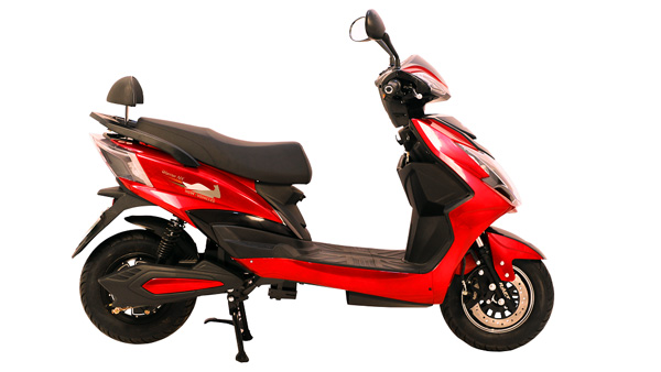 உலகின் மிக மிக அதிக ரேஞ்ஜை வழங்கும் மேட்-இன்-இந்தியா இ-ஸ்கூட்டர்... 480க்கும் அதிகமான கிமீ பயணிக்கலாம்!