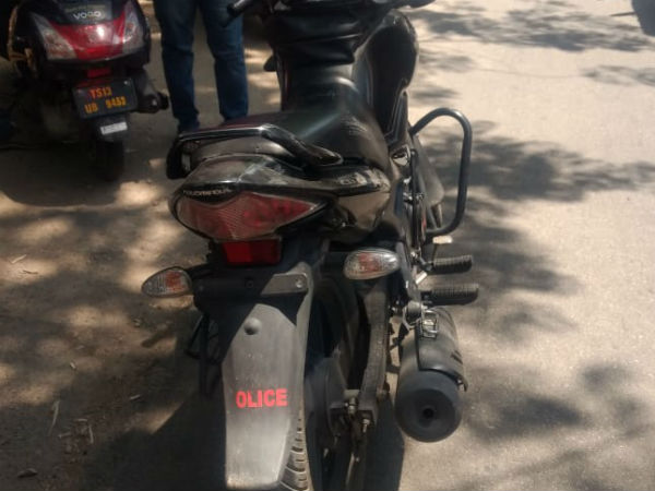 ‘PRESS' போன்ற ஸ்டிக்கர்களை வாகனங்களில் இனி ஒட்டக்கூடாது!! சென்னை ஹைக்கோர்ட் அதிரடி உத்தரவு!