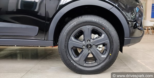 இவ்ளோ தரமானதா இருந்தா யாருதான் வாங்காம இருப்பா... 226 Tata Nexon EV காரை ஆர்டர் செய்த கொல்கத்தா காவல்துறை!