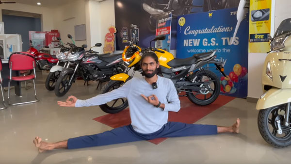 TVS Raider டெலிவரி பணிகள் தொடங்கியது... பைக்கை பார்த்த குஷியில் வாகனத்தின்மீது யோகா செய்த ஆசிரியர்!