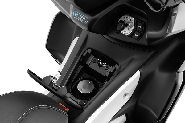 இந்தியாவில் விற்பனைக்கு அறிமுகமானது Yamaha Aerox மேக்ஸி ஸ்கூட்டர்... ஸ்போர்ட்ஸ் பைக்குகளுக்கு டஃப் கொடுக்கும் ஸ்டைலில்!!