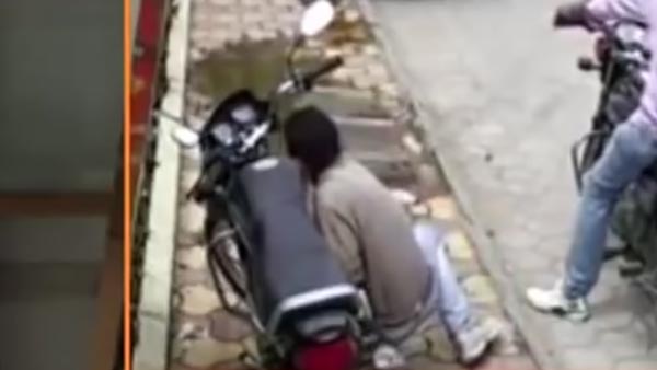 இந்த ஒரு ஸ்விட்ச் இருந்தா பைக் திருட்டை சுலபமா தடுக்கலாம்... அட இது இத்தன நாளா தெரியாம போச்சே!