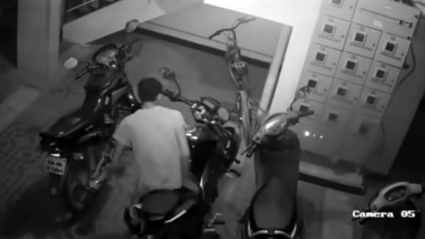 இந்த ஒரு ஸ்விட்ச் இருந்தா பைக் திருட்டை சுலபமா தடுக்கலாம்... அட இது இத்தன நாளா தெரியாம போச்சே!