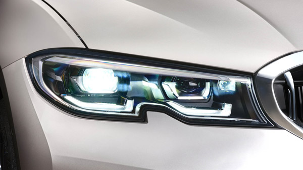 ஆயுள் அதிகரிப்பதற்காக விரதம் இருந்த மனைவி... பதிலுக்கு விலை உயர்ந்த காரை பரிசளித்த நடிகர்... எவ்ளோனு தெரியுமா?