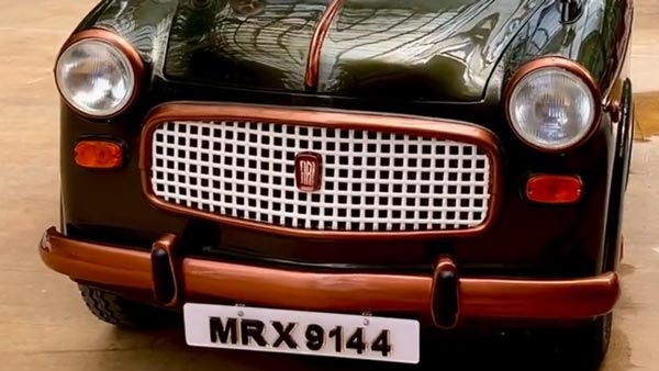 பளபளனு காட்சியளிக்கும் 60 ஆண்டுகள் பழைய கார்... ரூ. 18,000 கொடுத்து வாங்கியதாம்! பிரபல நடிகர் நெகிழ்ச்சி!