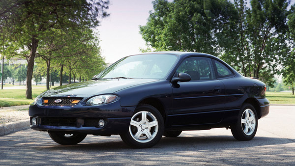 இந்த கார்கள் இல்லாமல் பேய் படம் இல்லை... இத நீங்க நிச்சயம் கவனிச்சிருக்க மாட்டீங்க!